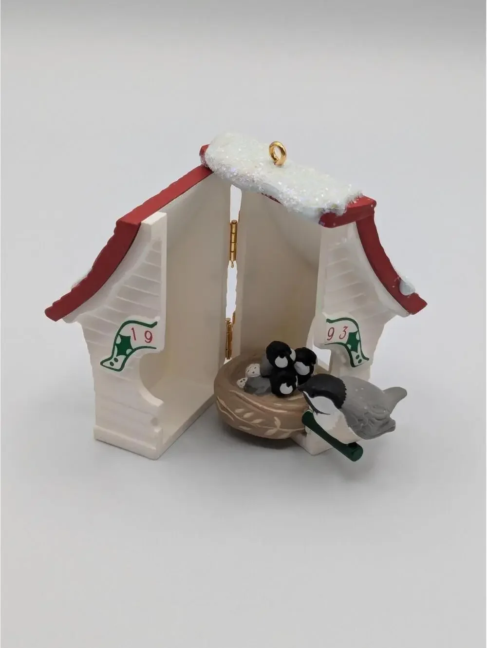 Hallmark Keepsake Peep Inside 1993, Birdhouse with Baby Birds Vintage Ornament